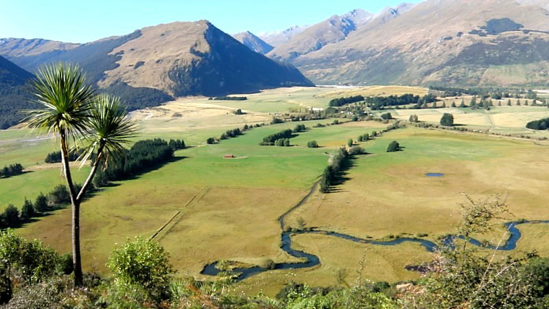 Ex Queenstown or GlenorchyOur most popular ride to date.  For Experienced Riders only this is a full-day ride that can't be missed, with up to six hours on horseback!  We will personally guide you across rivers and up into the High Country of the Rees Valley.